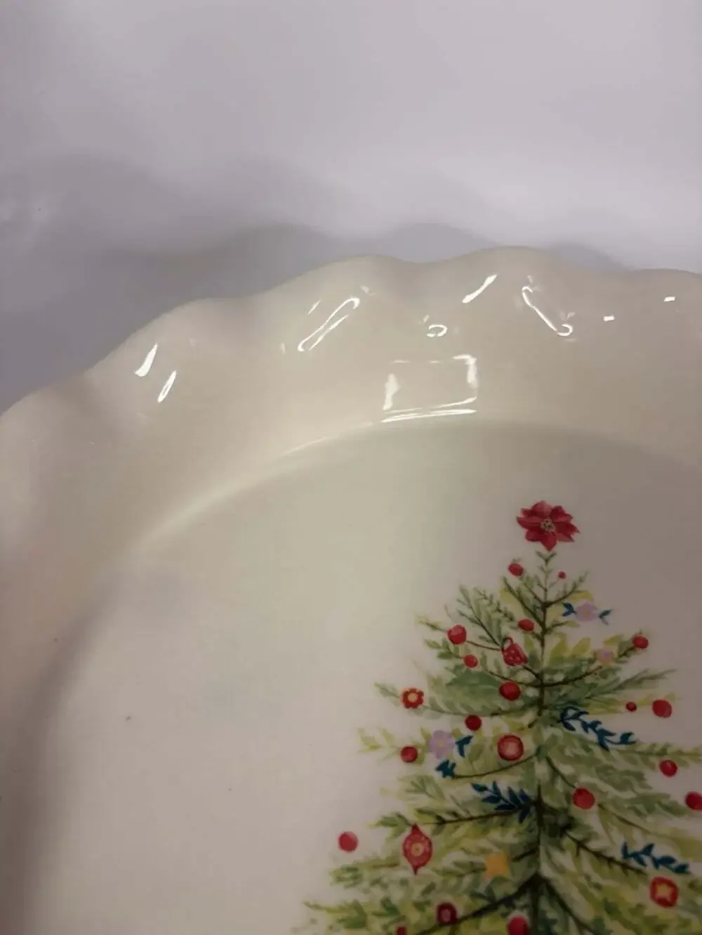 Pioneer Woman 9” Pie Dish “Made with Love” Ruffled Edge Christmas Tree